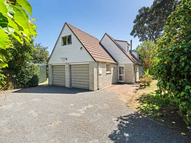 1138 South Road, Oakura