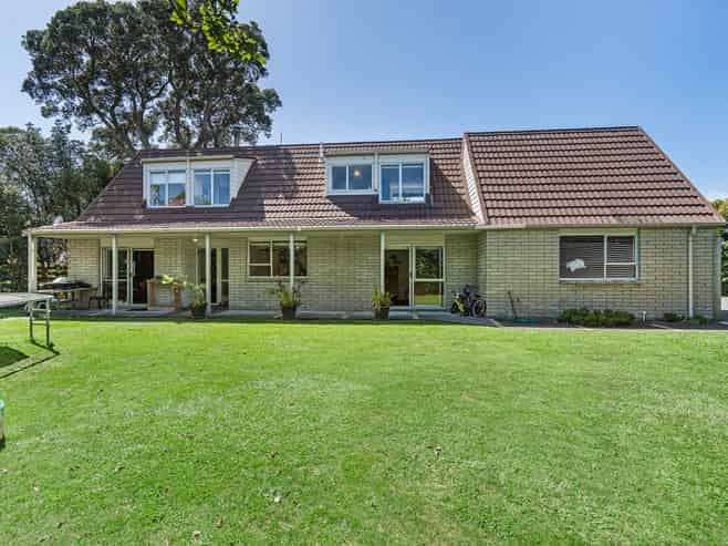 1138 South Road, Oakura