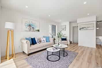 7E Waddell Avenue, Point England