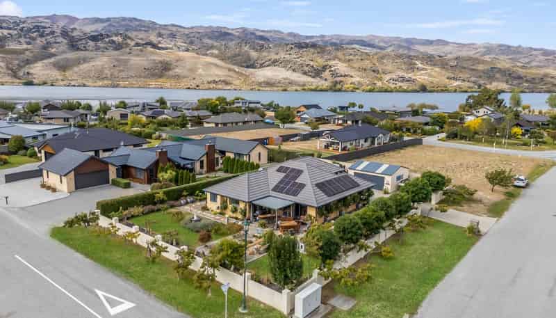 10 Ethereal Crescent, Cromwell