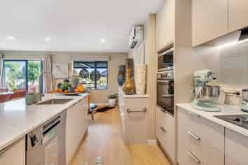 10 Ethereal Crescent, Cromwell