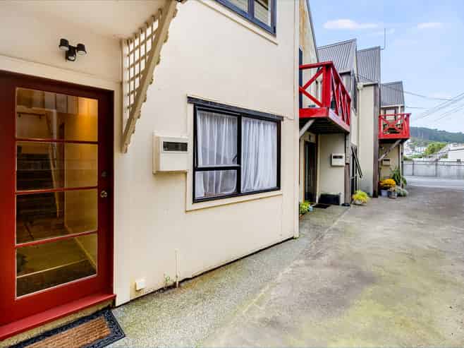 3/77 Mein Street, Newtown