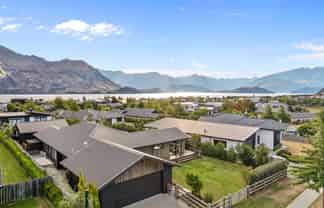 11 Centre Crescent, Wanaka