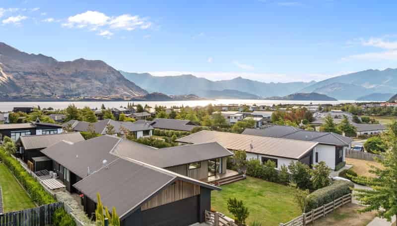 11 Centre Crescent, Wanaka