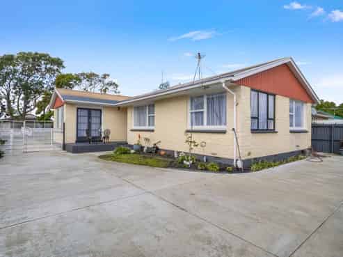 12 Carters Road, Aranui