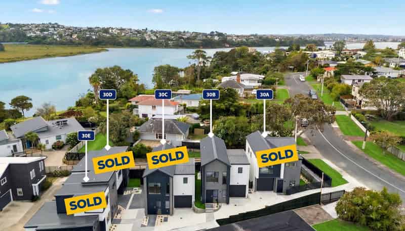 30 Abbotleigh Avenue, Te Atatu Peninsula