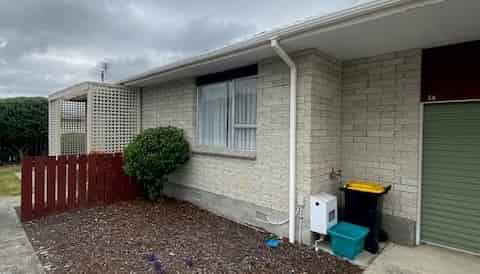 8b Beauchamp Street, Tawa