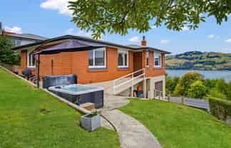 106 Manapouri Street, Maia