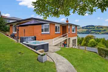 106 Manapouri Street, Maia