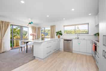 5 Hampton Hill Road, Tawa