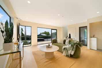 1/114 Don Buck Road, Massey