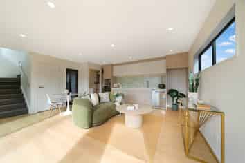 1/114 Don Buck Road, Massey