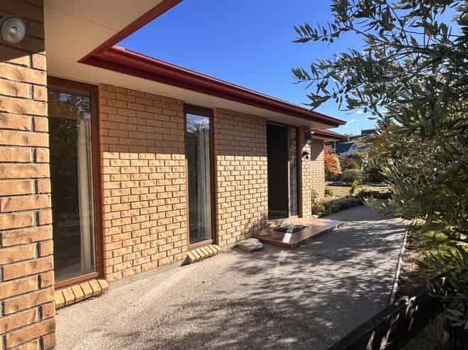 24 Hewson Crescent, Lake Hawea