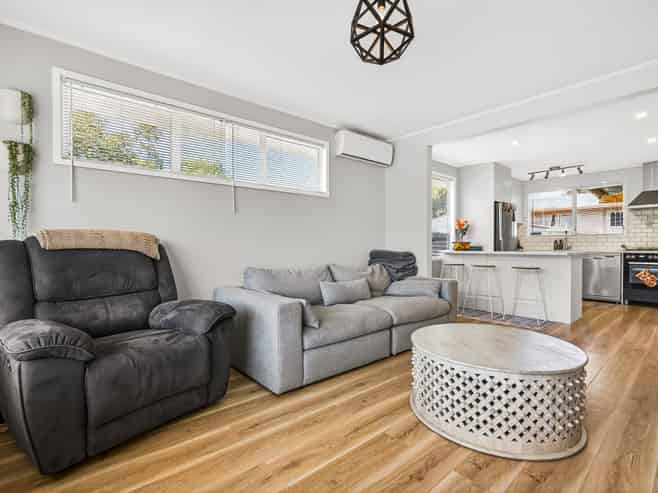 8 Camphora Place, Ranui