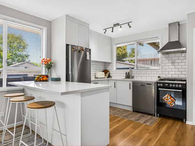 8 Camphora Place, Ranui