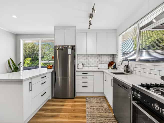 8 Camphora Place, Ranui