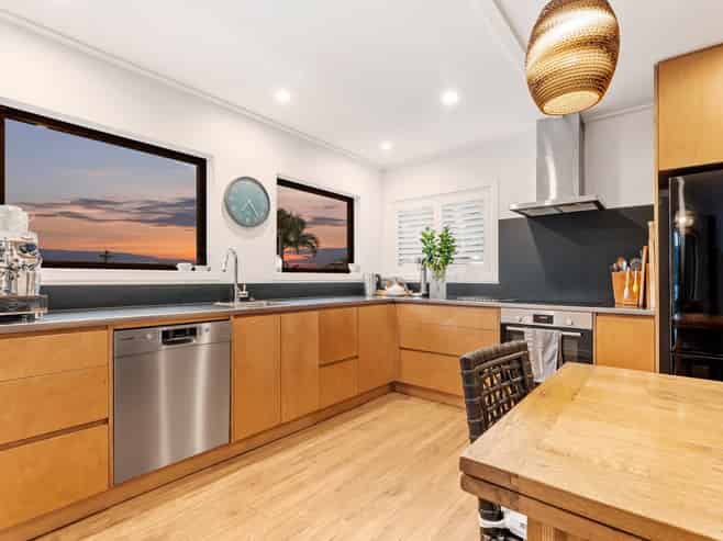 19 Dunbar Road, Point Wells