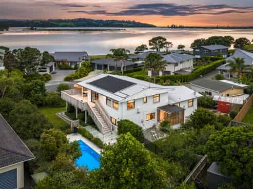 19 Dunbar Road, Point Wells