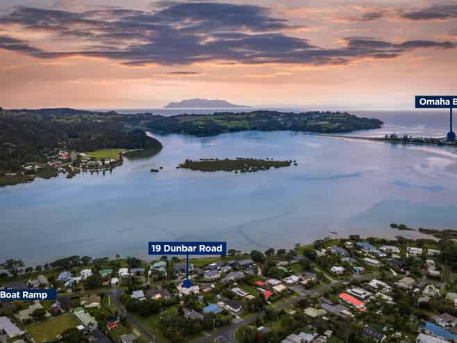 19 Dunbar Road, Point Wells