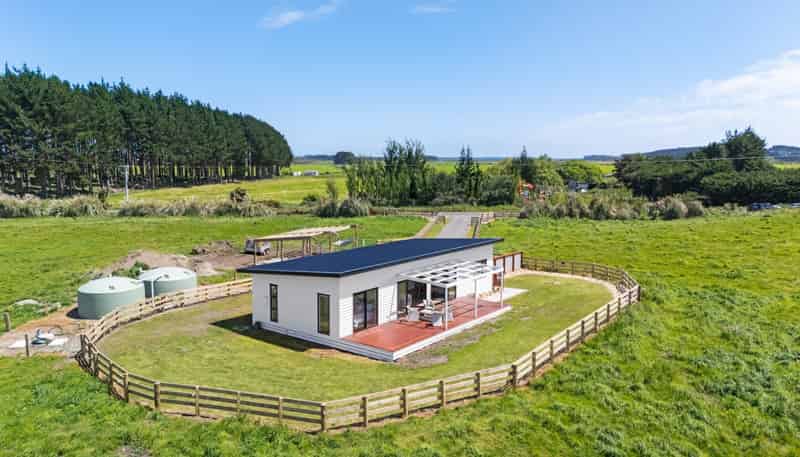 1121 Parewanui Road, Parewanui