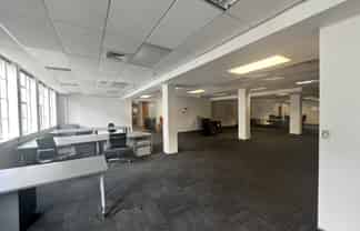 Flexible Downtown Open-plan Workspace | Affordable