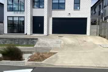 16 Hauhake Road, Flat Bush