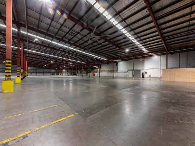 7,166sqm High-Stud DC with Drive-Through Breezeway