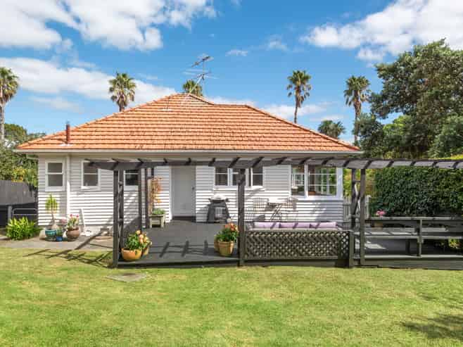 18 Cautley Street, Devonport
