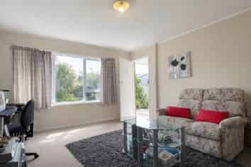 2/13 Koromiko Street, New Lynn