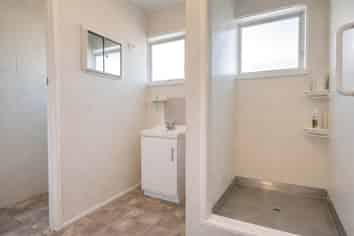 2/13 Koromiko Street, New Lynn