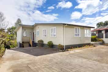 10 Cleary Road, Panmure