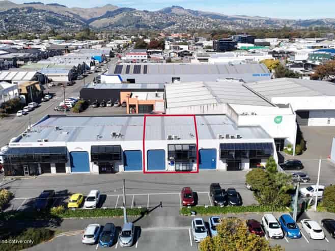 Warehouse with office on Carlyle Street