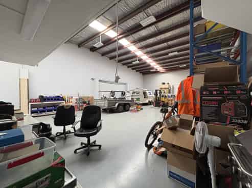 Warehouse with office on Carlyle Street