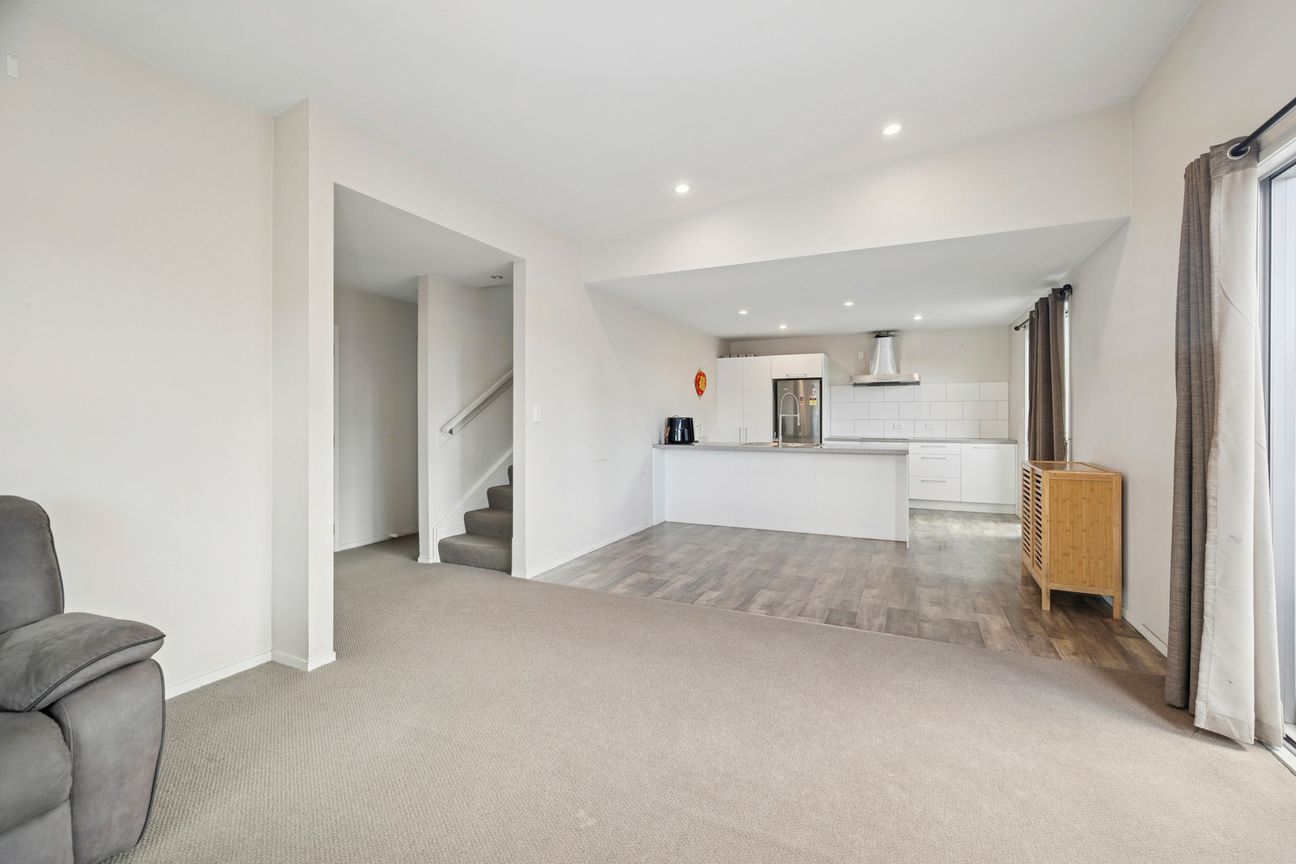 Modern Freehold Townhouse-Walk to Town! - View 5