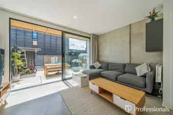 433c Jackson Street, Petone