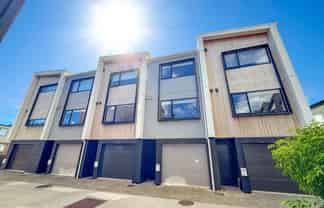 7 Pungarehu Loop, Mount Wellington