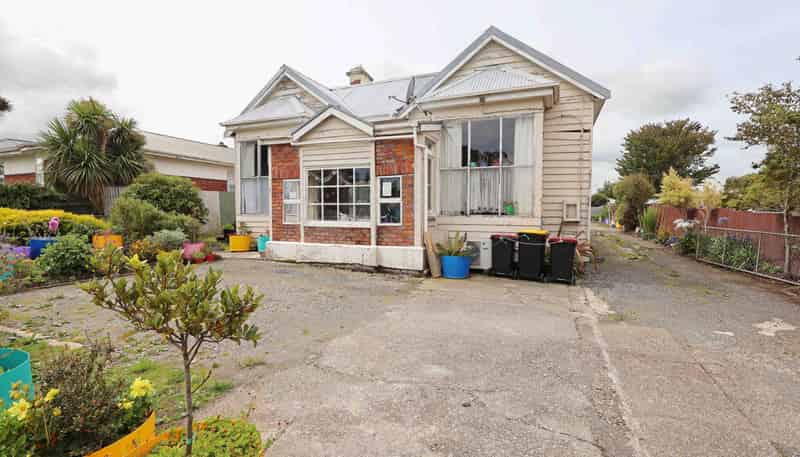 35 Queens Drive, Richmond