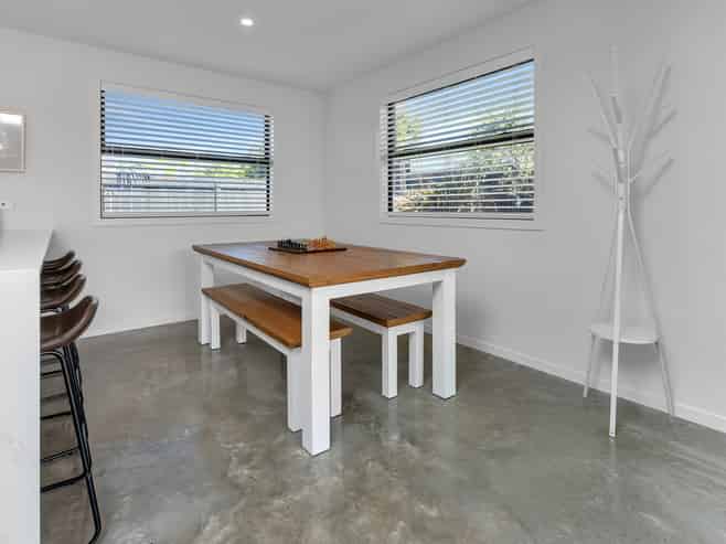 11 Olney Court, One Tree Point