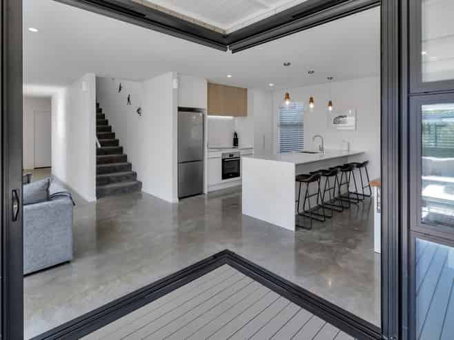 11 Olney Court, One Tree Point