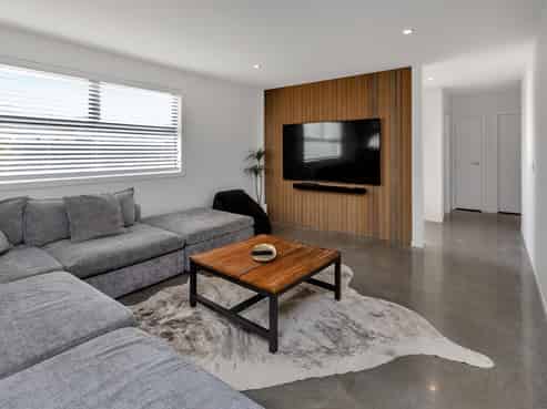 11 Olney Court, One Tree Point