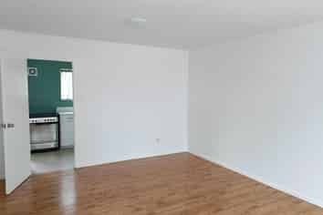 2/78 West Coast Road, Glen Eden