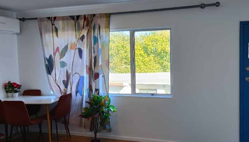 2/78 West Coast Road, Glen Eden