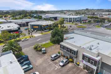 Versatile office/warehouse on William Pickering