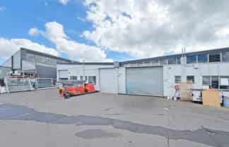 FUNCTIONAL 136M² UNIT FOR LEASE
