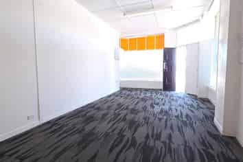 Tidy Space with Strong Road Exposure