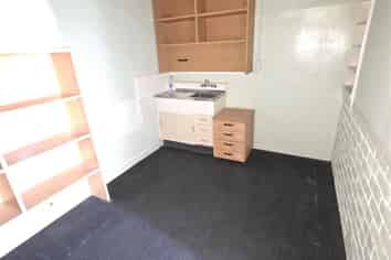 Tidy Space with Strong Road Exposure