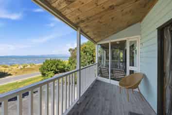 68 Beach Road, Collingwood