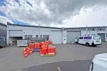 FUNCTIONAL 175M² UNIT FOR LEASE

