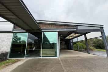 Office/ Cafe/ Restaurant For Lease