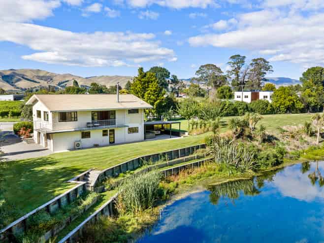 99 Dillons Point Road, Blenheim